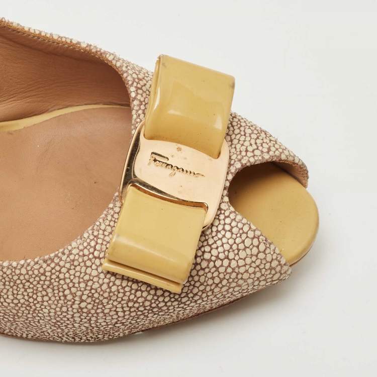 Pre Owned Salvatore Ferragamo Multicolor Texture Suede and Patent Peep Toe Bow Pumps Size 36.5