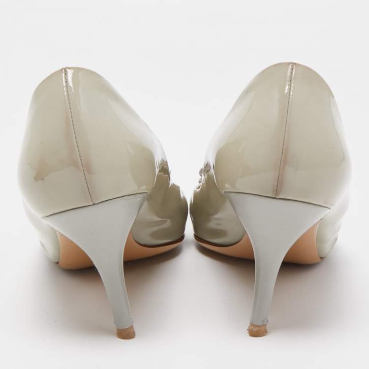 Pre Owned Salvatore Ferragamo Grey Patent Leather Vara Bow Pumps Size 39