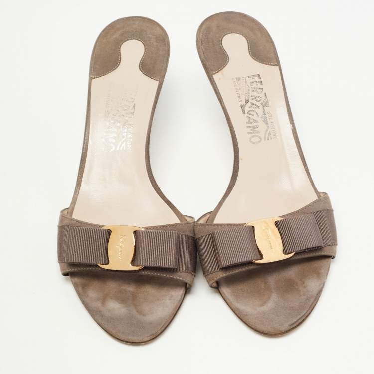 Pre Owned Salvatore Ferragamo Grey Suede Vara Bow Slide Sandals Size 39