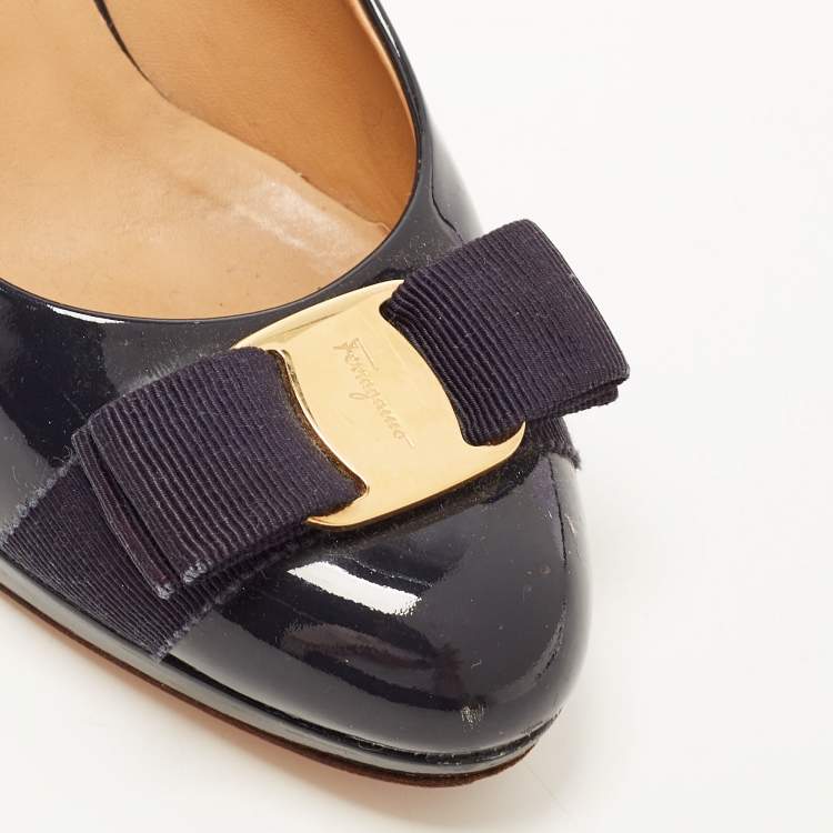 Pre Owned Salvatore Ferragamo Navy Blue Patent Leather Vara Bow Pumps Size 37