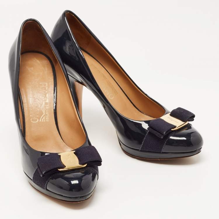 Pre Owned Salvatore Ferragamo Navy Blue Patent Leather Vara Bow Pumps Size 37