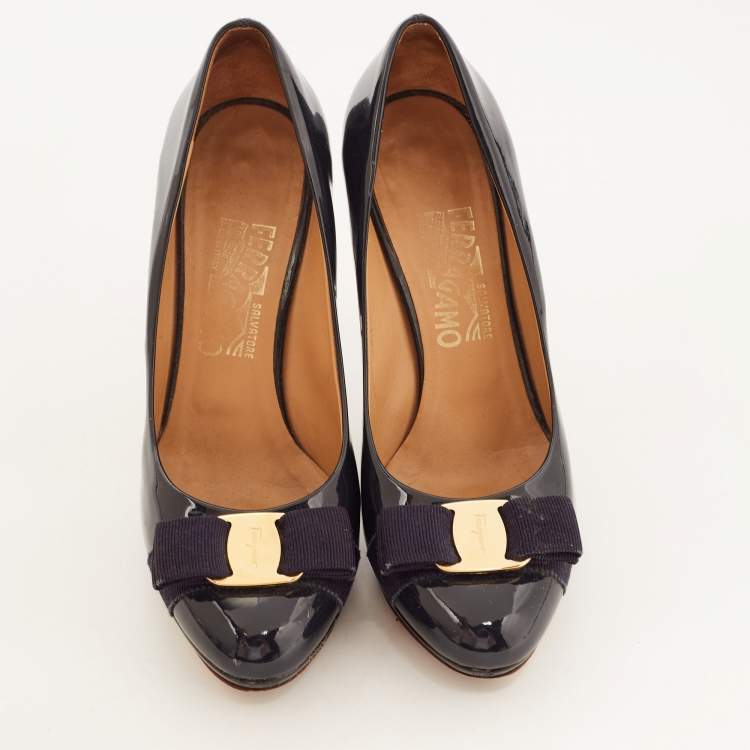 Pre Owned Salvatore Ferragamo Navy Blue Patent Leather Vara Bow Pumps Size 37