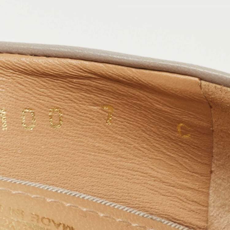 Pre Owned Salvatore Ferragamo Grey Leather Mimi Bow Pumps Size 37.5