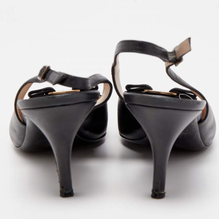 Pre Owned Salvatore Ferragamo Black Leather Vara Bow Slingback Pumps Size 39.5