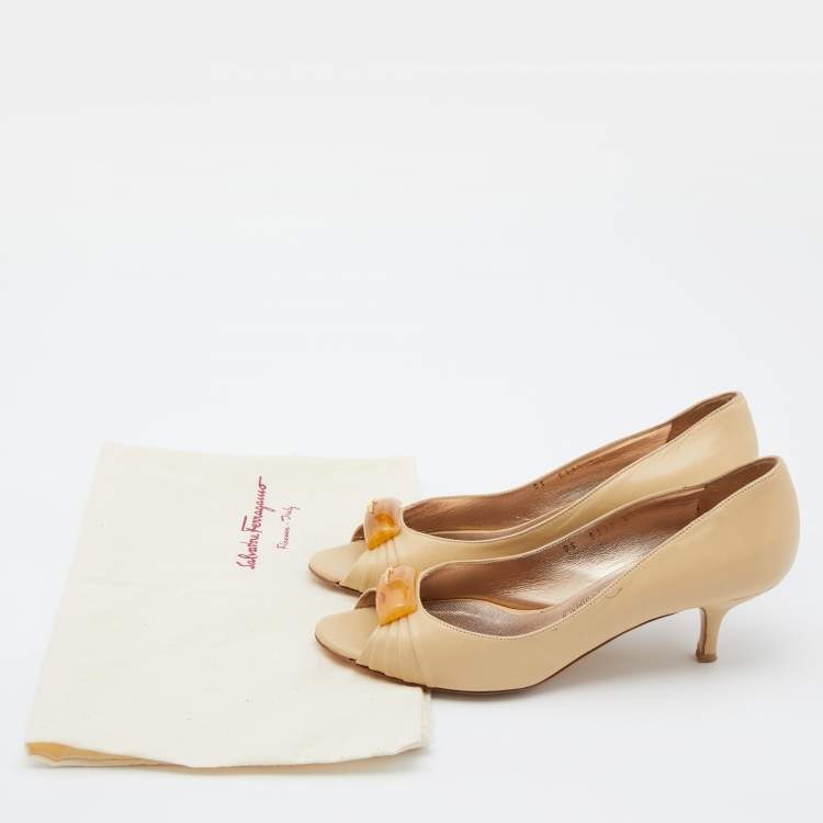 Pre Owned Salvatore Ferragamo Beige Leather Peep Toe Pumps Size 38