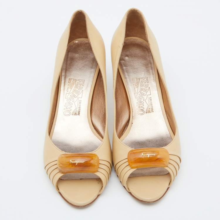 Pre Owned Salvatore Ferragamo Beige Leather Peep Toe Pumps Size 38