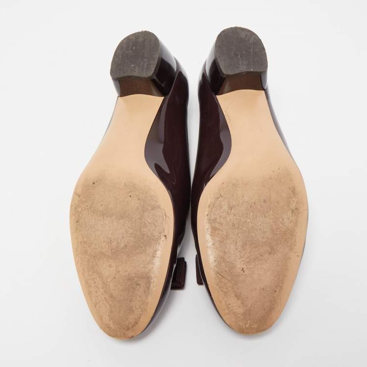 Pre Owned Salvatore Ferragamo Dark Brown Patent Leather Vara Bow Block Heel Pumps Size 38.5