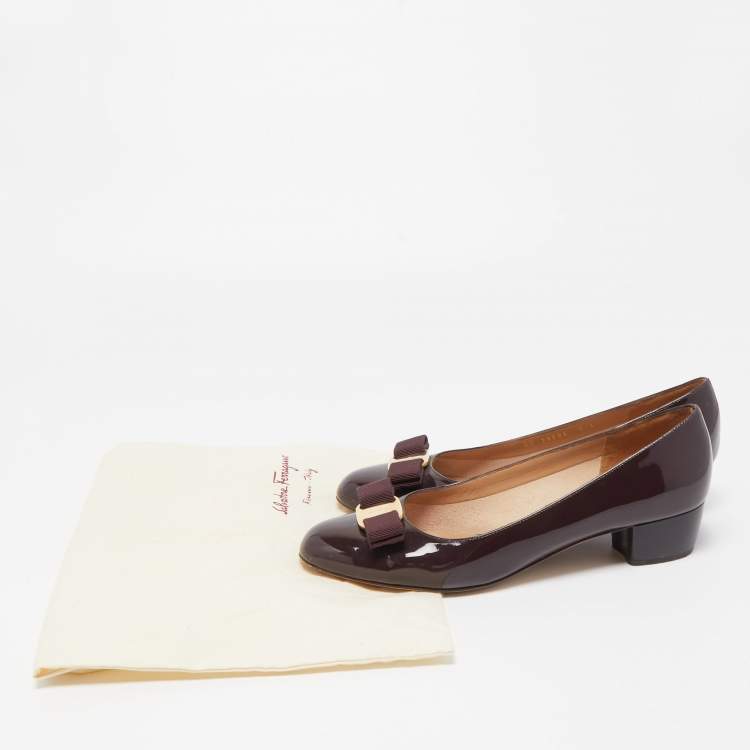 Pre Owned Salvatore Ferragamo Dark Brown Patent Leather Vara Bow Block Heel Pumps Size 38.5
