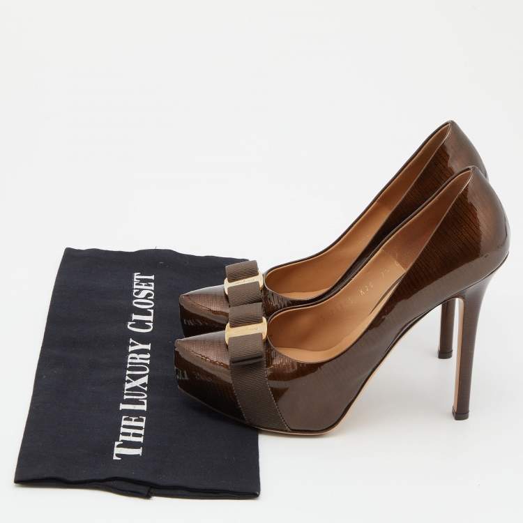 Pre Owned Salvatore Ferragamo Brown Patent Leather Vara Bow Pumps Size 38