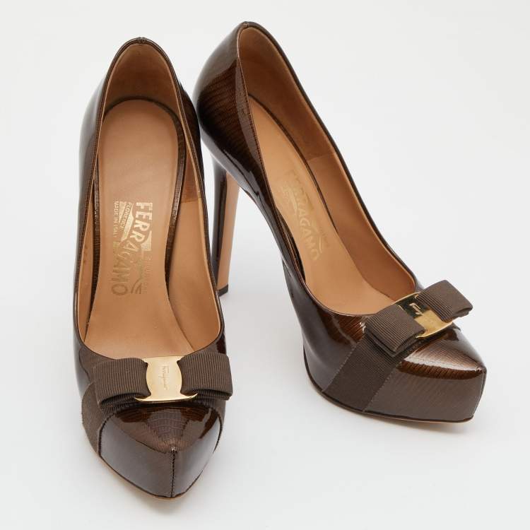 Pre Owned Salvatore Ferragamo Brown Patent Leather Vara Bow Pumps Size 38