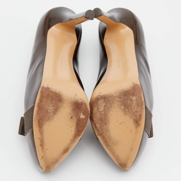 Pre Owned Salvatore Ferragamo Brown Patent Leather Vara Bow Pumps Size 38