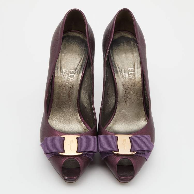 Pre Owned Salvatore Ferragamo Metallic Purple Leather Vara Bow Peep Toe Platform Pumps Size 37.5