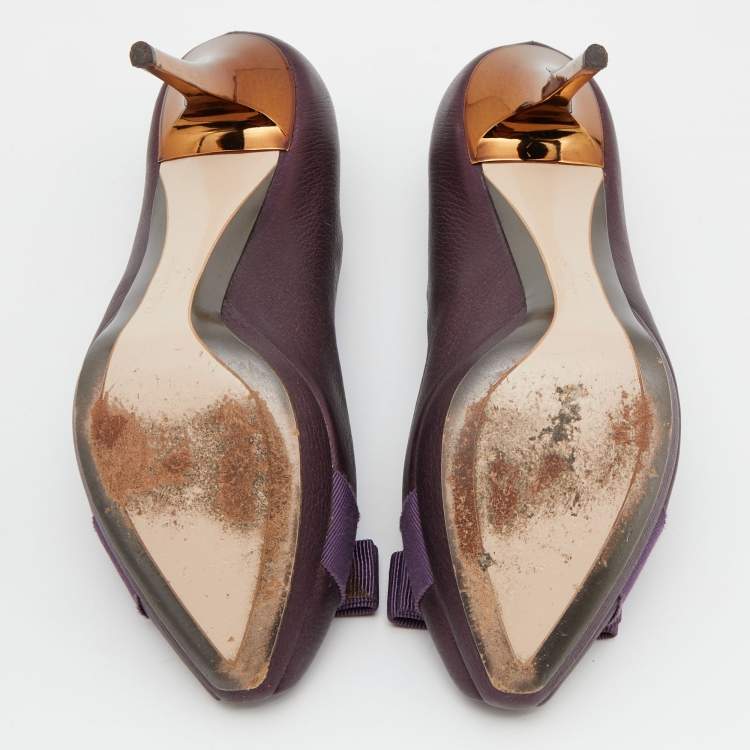 Pre Owned Salvatore Ferragamo Metallic Purple Leather Vara Bow Peep Toe Platform Pumps Size 37.5