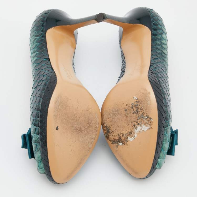 Pre Owned Salvatore Ferragamo Green Python Bow Peep Toe Pumps Size 37.5