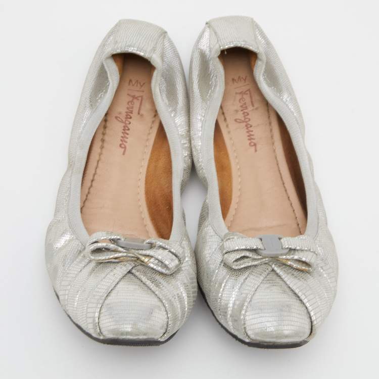 Pre Owned Salvatore Ferragamo Silver Suede Ballet Flats Size 38