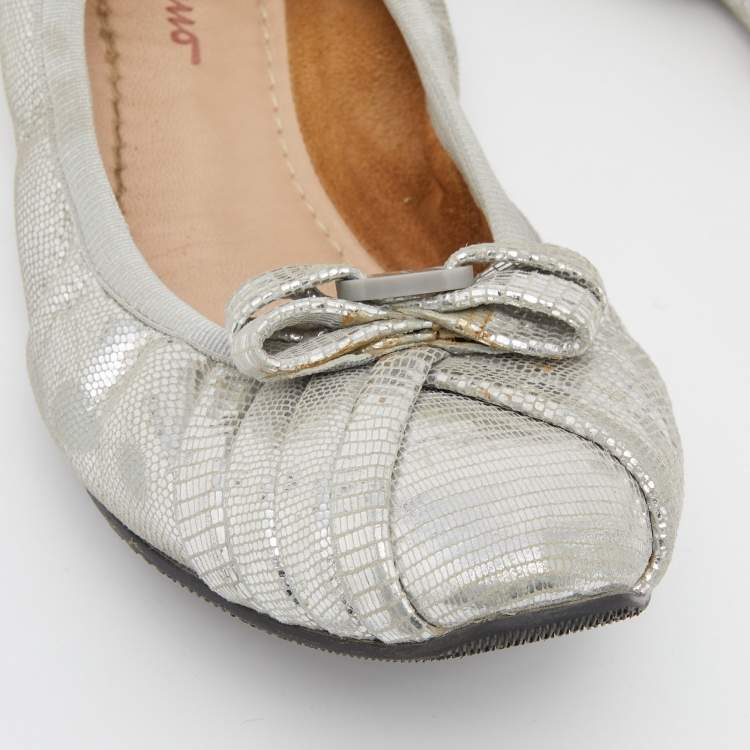 Pre Owned Salvatore Ferragamo Silver Suede Ballet Flats Size 38