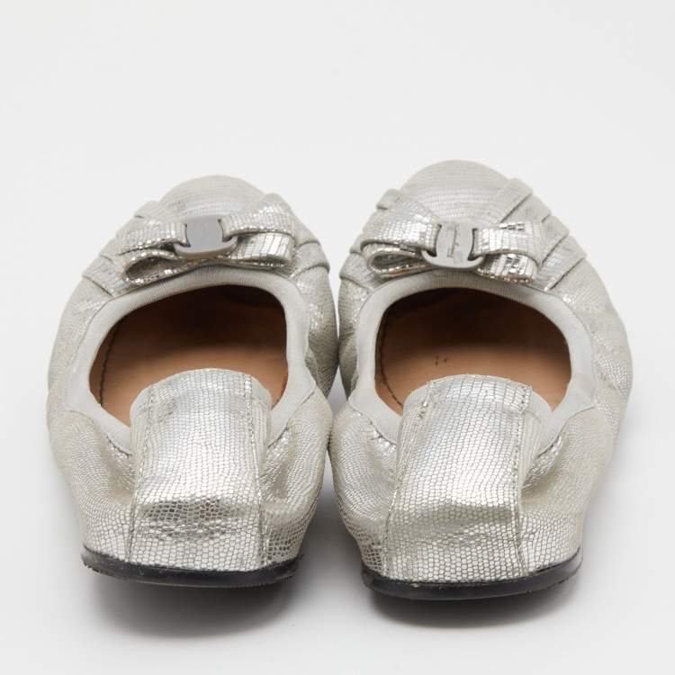Pre Owned Salvatore Ferragamo Silver Suede Ballet Flats Size 38