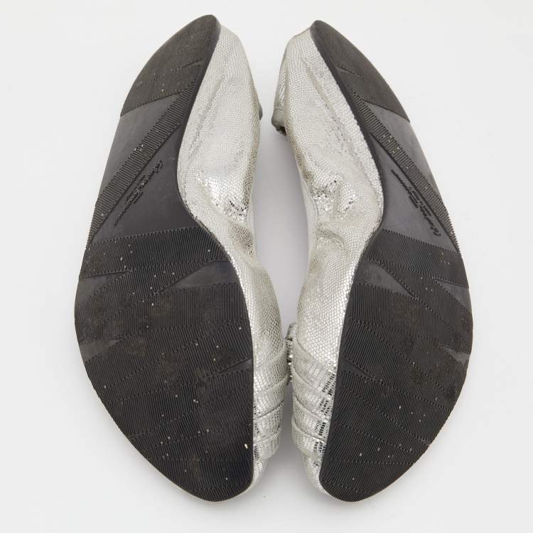 Pre Owned Salvatore Ferragamo Silver Suede Ballet Flats Size 38