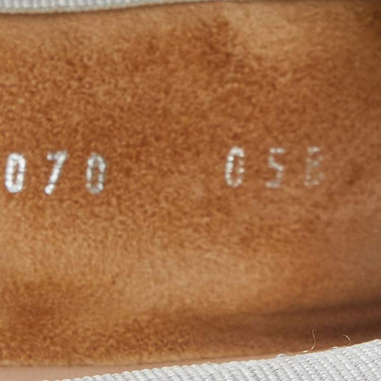 Pre Owned Salvatore Ferragamo Silver Suede Ballet Flats Size 38