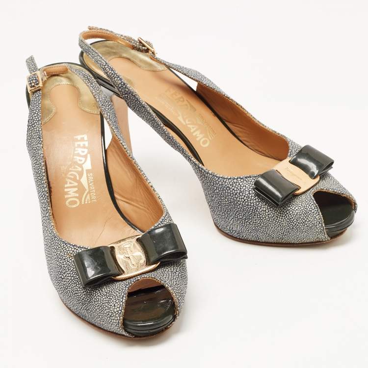 Pre Owned Salvatore Ferragamo Grey/Black Textured Leather Vara Bow Slingback Sandals Size 39.5