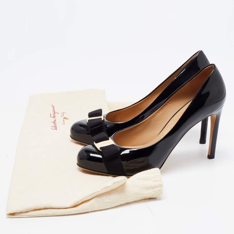 Pre Owned Salvatore Ferragamo Black Patent Leather Vara Bow Pumps Size 39