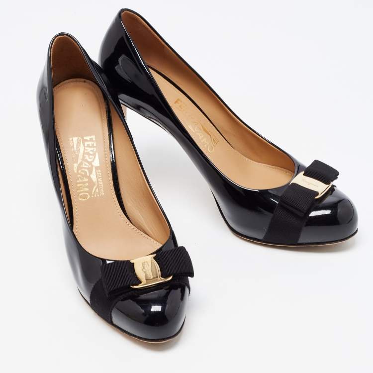 Pre Owned Salvatore Ferragamo Black Patent Leather Vara Bow Pumps Size 39