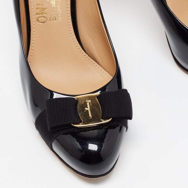 Pre Owned Salvatore Ferragamo Black Patent Leather Vara Bow Pumps Size 39