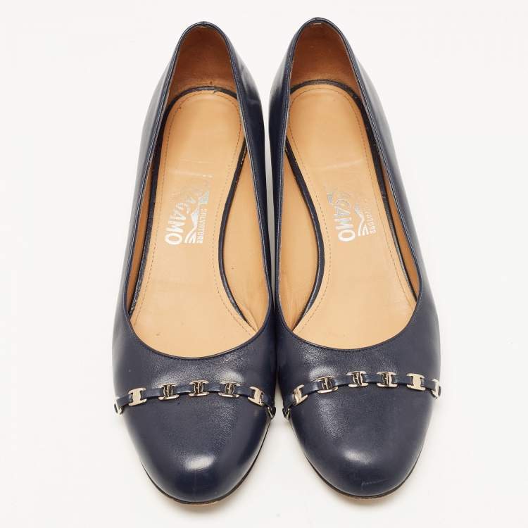 Pre Owned Salvatore Ferragamo Navy Blue Leather Pim Pumps 39