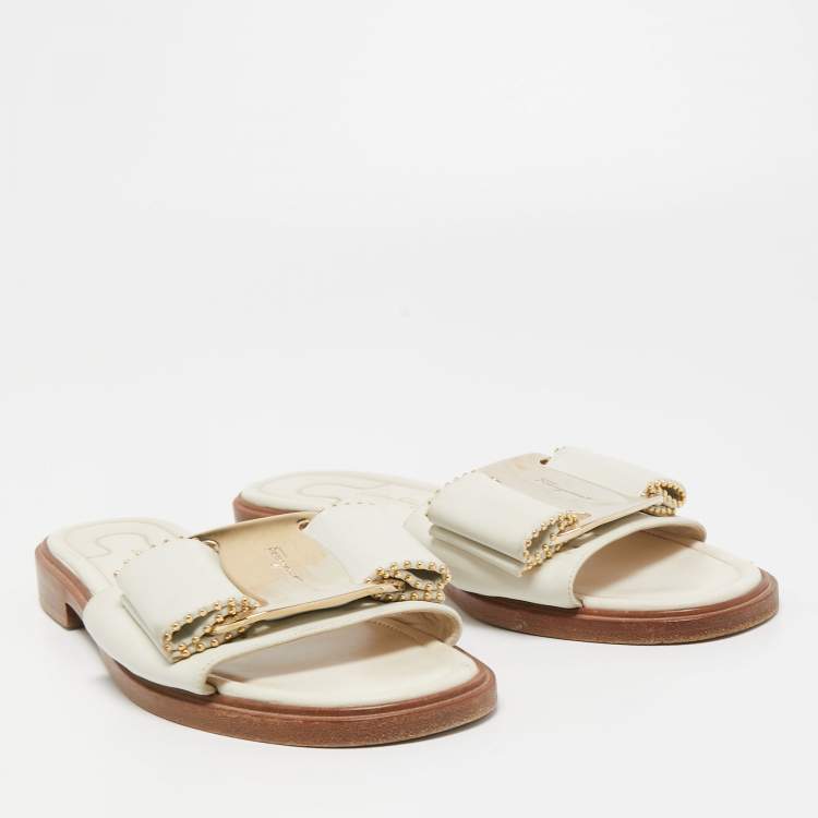 Pre Owned Salvatore Ferragamo White Leather Vara Bow Flat Slides Size 40.5