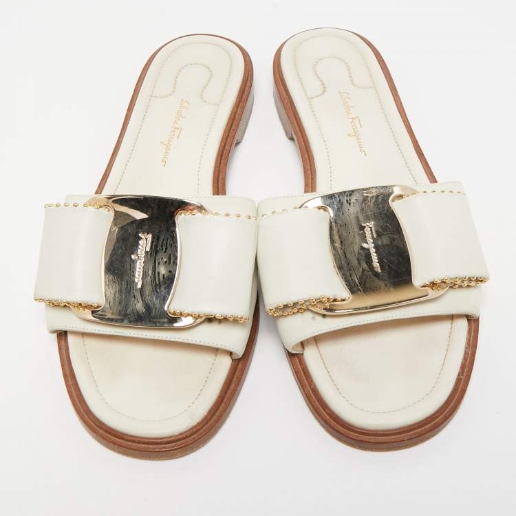 Pre Owned Salvatore Ferragamo White Leather Vara Bow Flat Slides Size 40.5