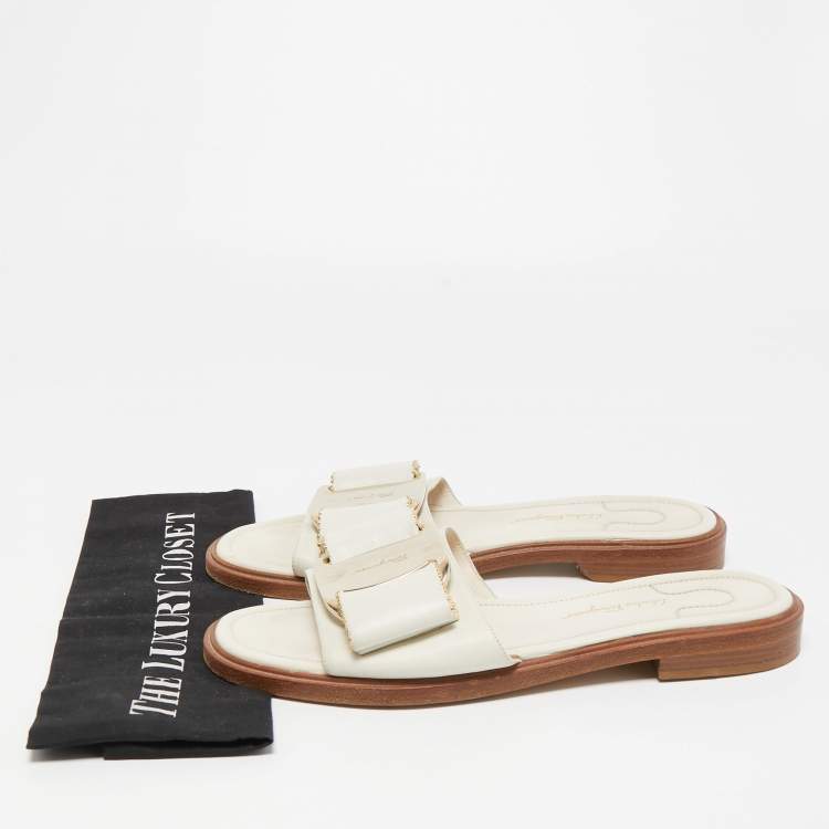 Pre Owned Salvatore Ferragamo White Leather Vara Bow Flat Slides Size 40.5