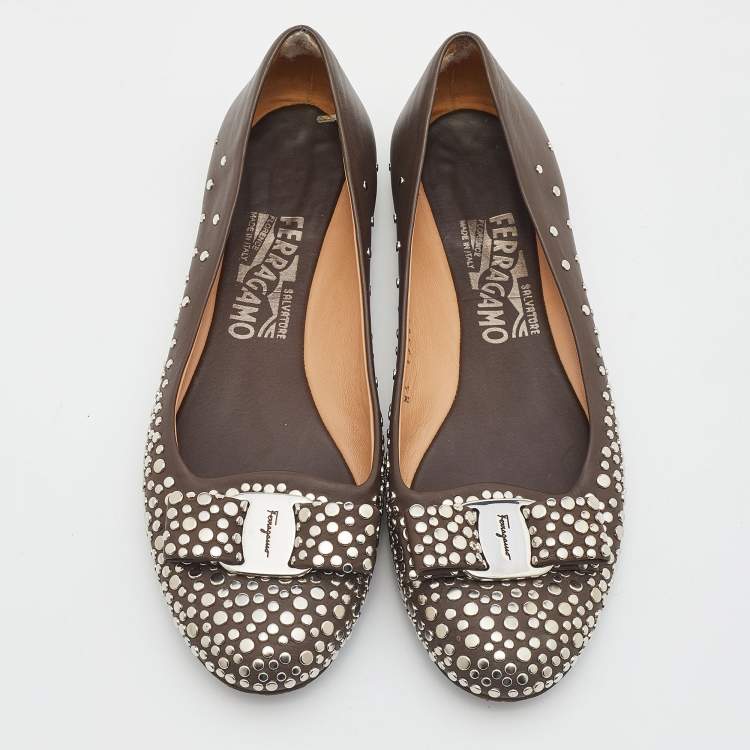 Pre Owned Salvatore Ferragamo Brown Studded Leather Vara Bow Ballet Flats Size 37