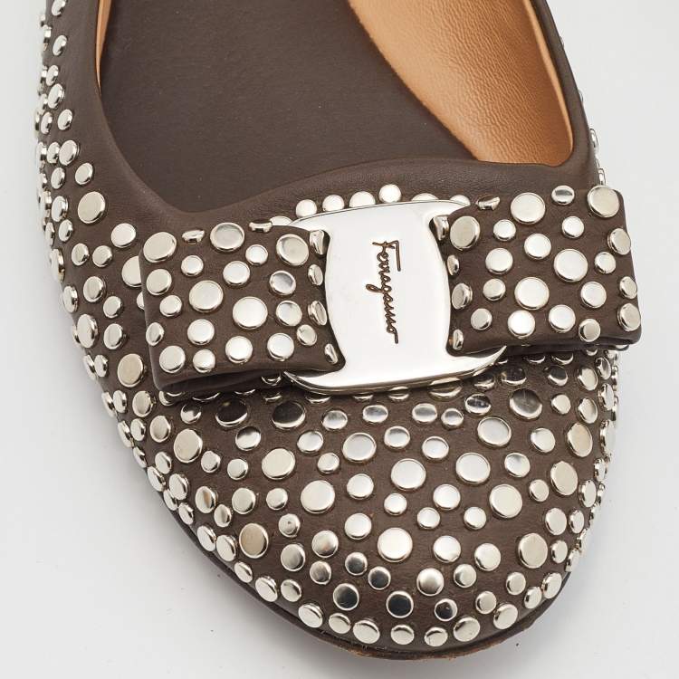 Pre Owned Salvatore Ferragamo Brown Studded Leather Vara Bow Ballet Flats Size 37