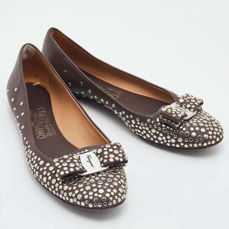 Pre Owned Salvatore Ferragamo Brown Studded Leather Vara Bow Ballet Flats Size 37