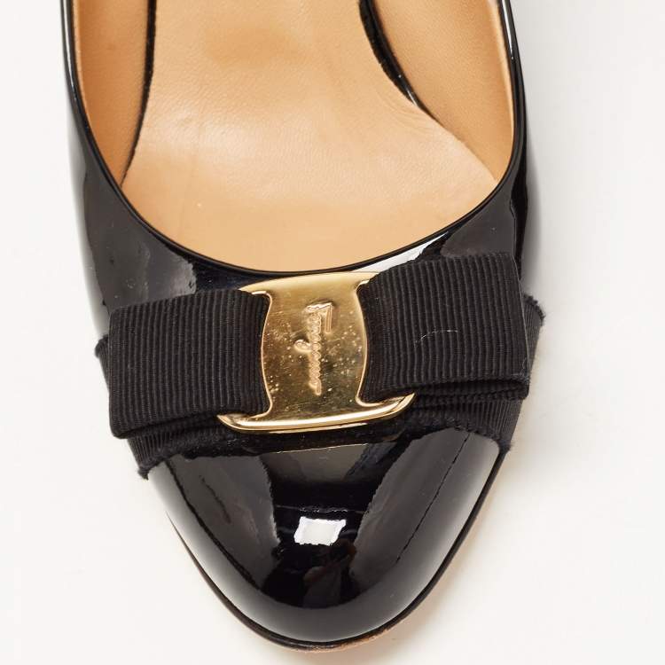 Pre Owned Salvatore Ferragamo Black Patent Leather Vara Bow Pumps Size 37
