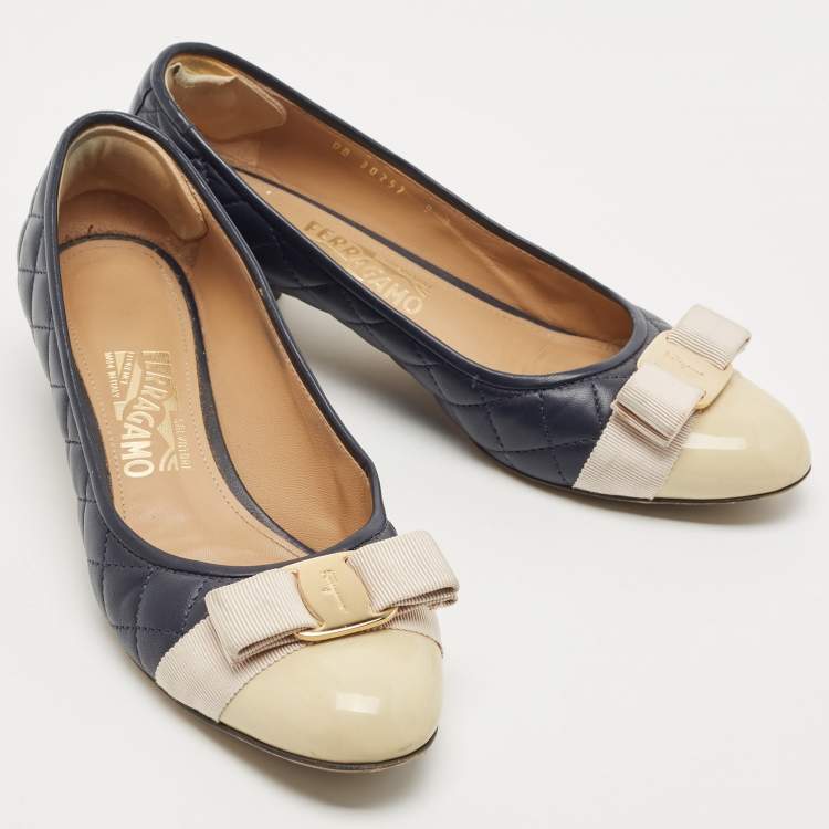 Pre Owned Salvatore Ferragamo Blue/Beige Leather and Patent Vara Bow Block Heel Pumps Size 39.5