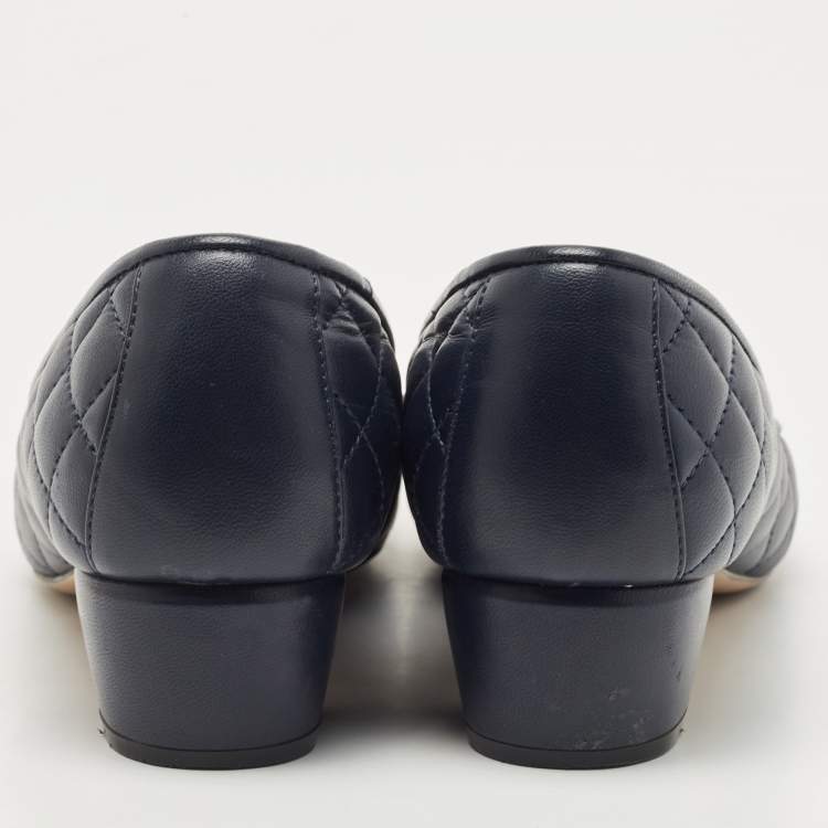 Pre Owned Salvatore Ferragamo Blue/Beige Leather and Patent Vara Bow Block Heel Pumps Size 39.5