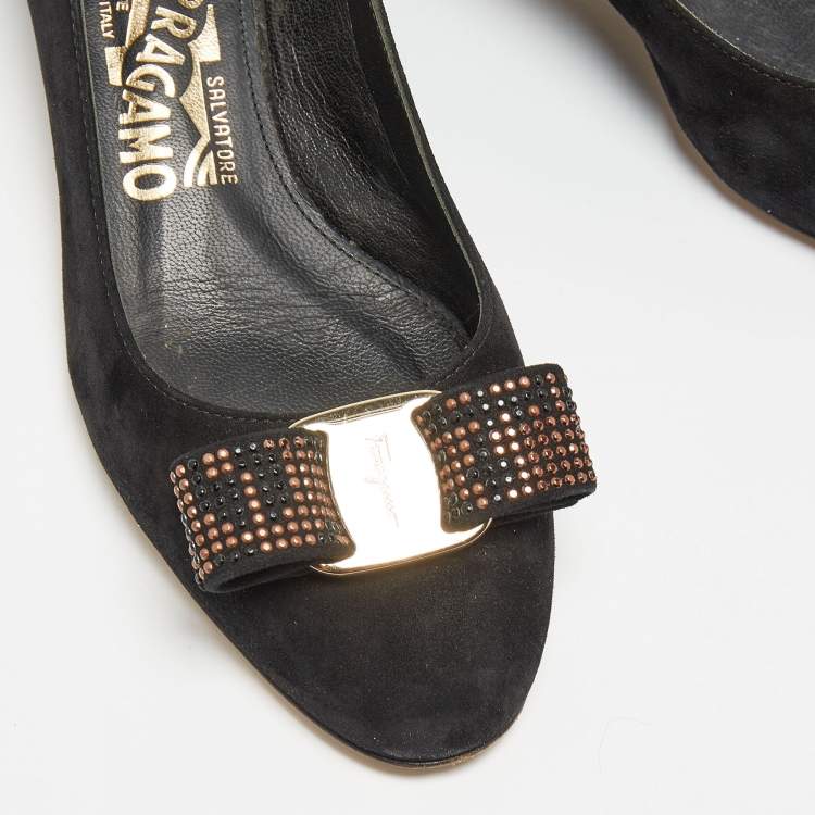 Pre Owned Salvatore Ferragamo Black Suede Vara Bow Studded Block Heel Pumps Size 35
