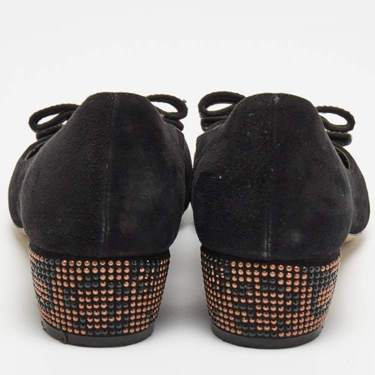 Pre Owned Salvatore Ferragamo Black Suede Vara Bow Studded Block Heel Pumps Size 35