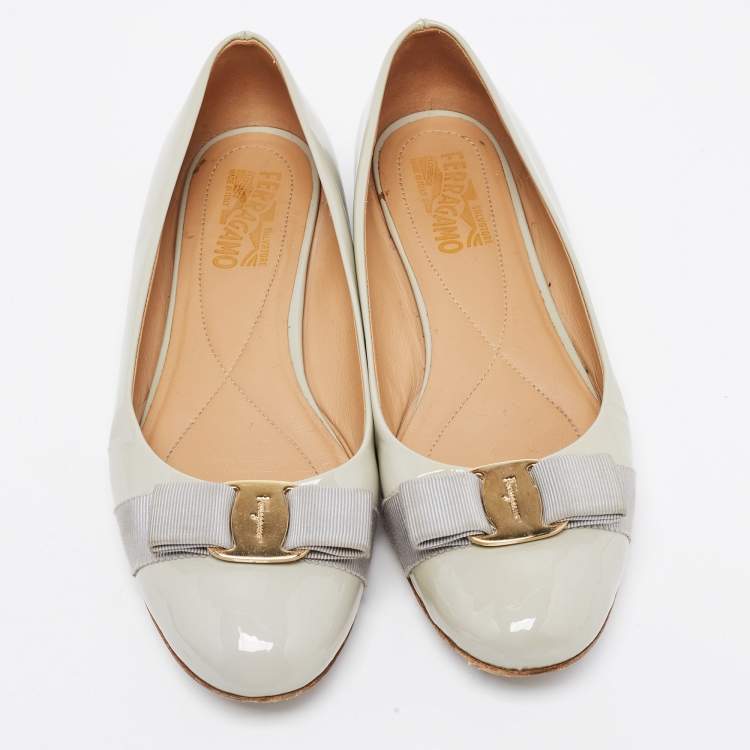 Pre Owned Salvatore Ferragamo Grey Patent Leather Varina Ballet Flats Size 39.5