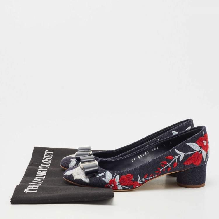 Pre Owned Salvatore Ferragamo Blue Denim Vara Bow  Block Heel Pumps Size 35.5