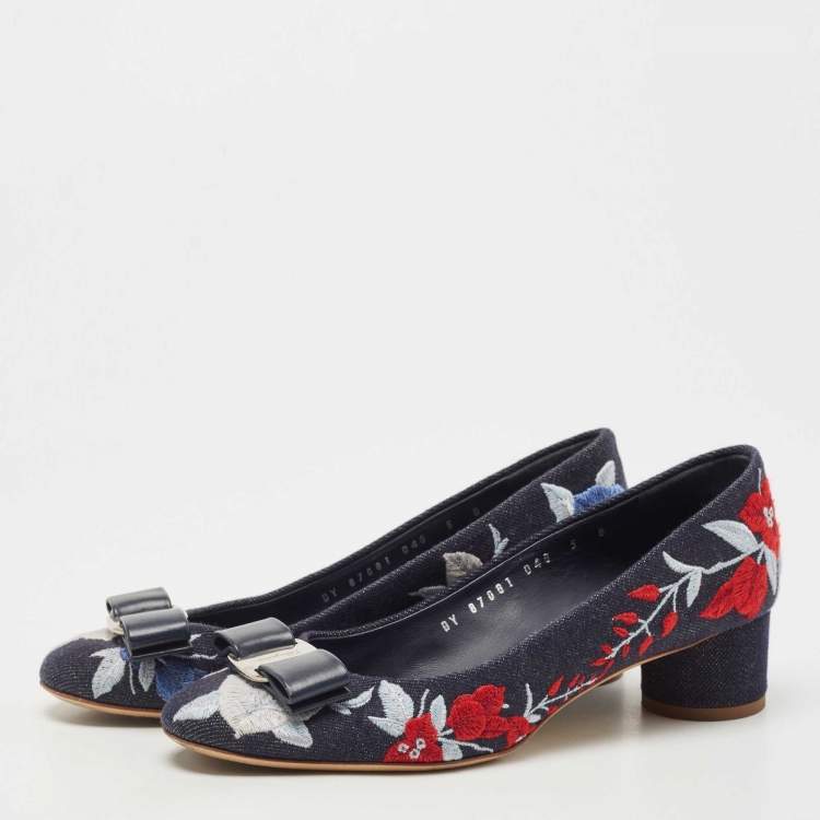 Pre Owned Salvatore Ferragamo Blue Denim Vara Bow  Block Heel Pumps Size 35.5
