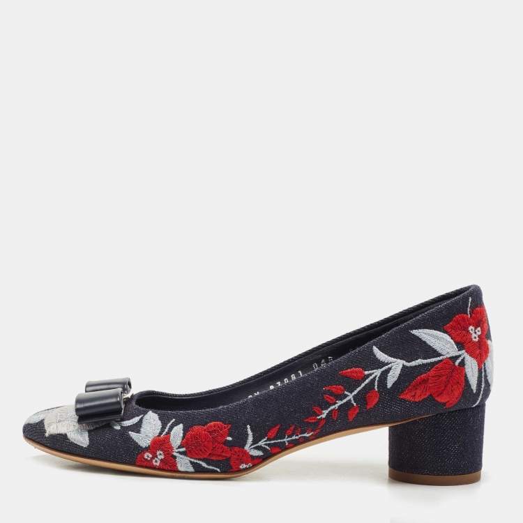 Pre Owned Salvatore Ferragamo Blue Denim Vara Bow  Block Heel Pumps Size 35.5