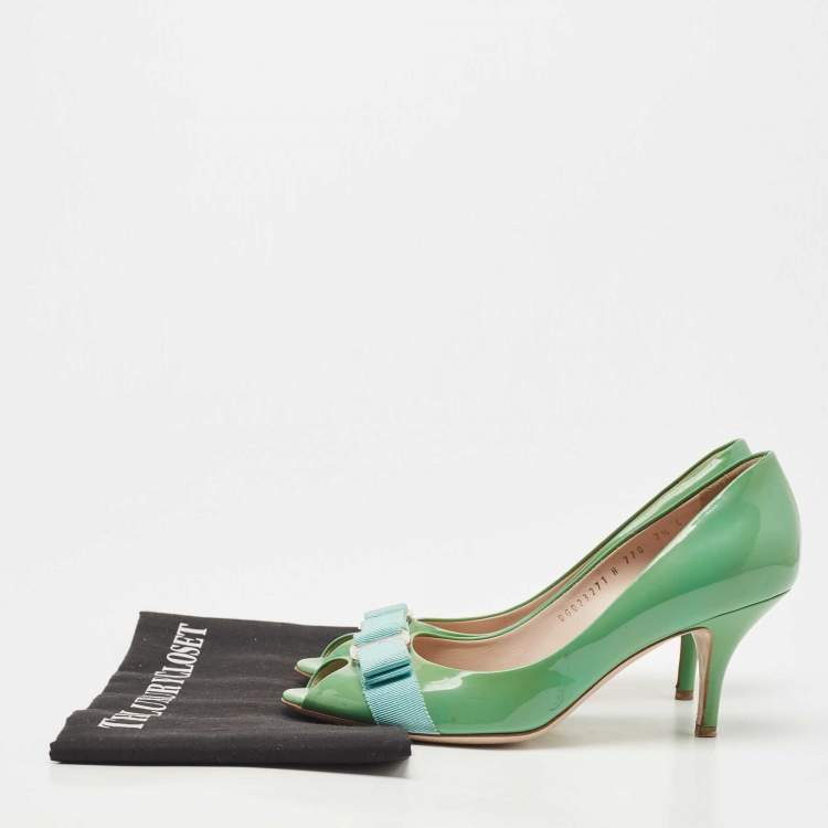 Pre Owned Salvatore Ferragamo Green Patent Leather Vara Bow Pumps Size 38