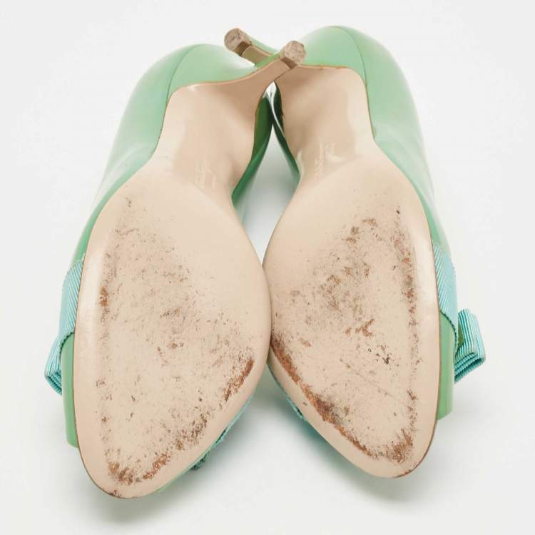 Pre Owned Salvatore Ferragamo Green Patent Leather Vara Bow Pumps Size 38