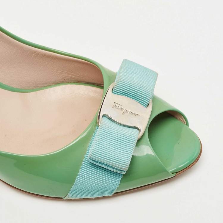 Pre Owned Salvatore Ferragamo Green Patent Leather Vara Bow Pumps Size 38