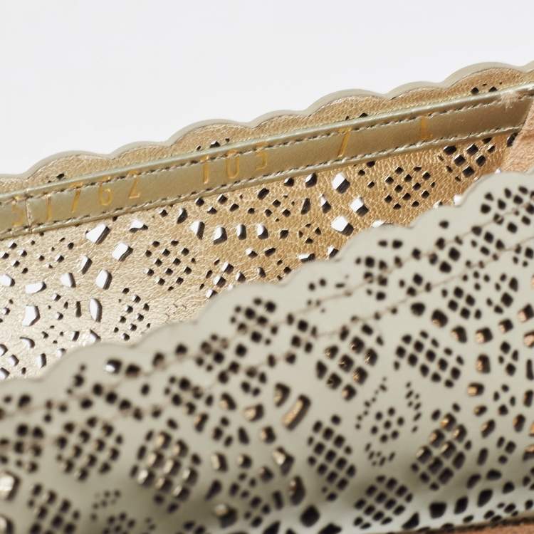 مملوكة مسبقًا Salvatore Ferragamo Metallic Perforated Leather Varina Bow Ballet Flats Size 37.5