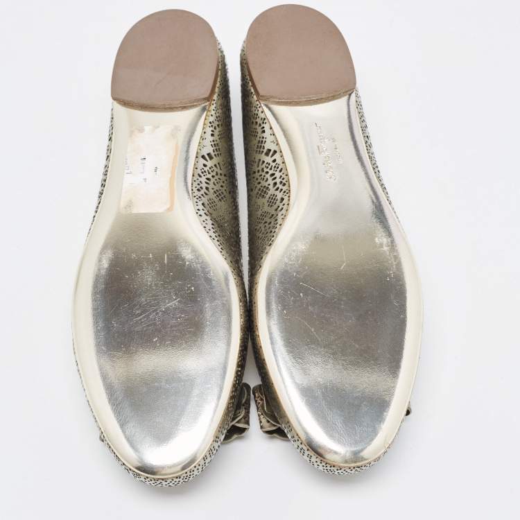 مملوكة مسبقًا Salvatore Ferragamo Metallic Perforated Leather Varina Bow Ballet Flats Size 37.5