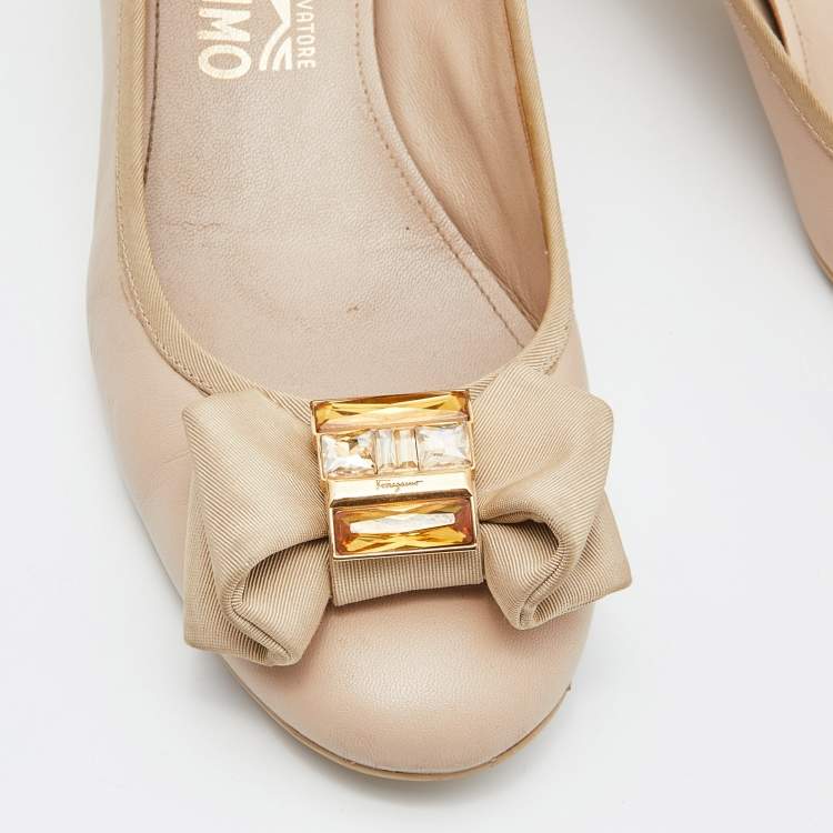 Pre Owned Salvatore Ferragamo Beige Leather Block Heel Pumps Size 38.5