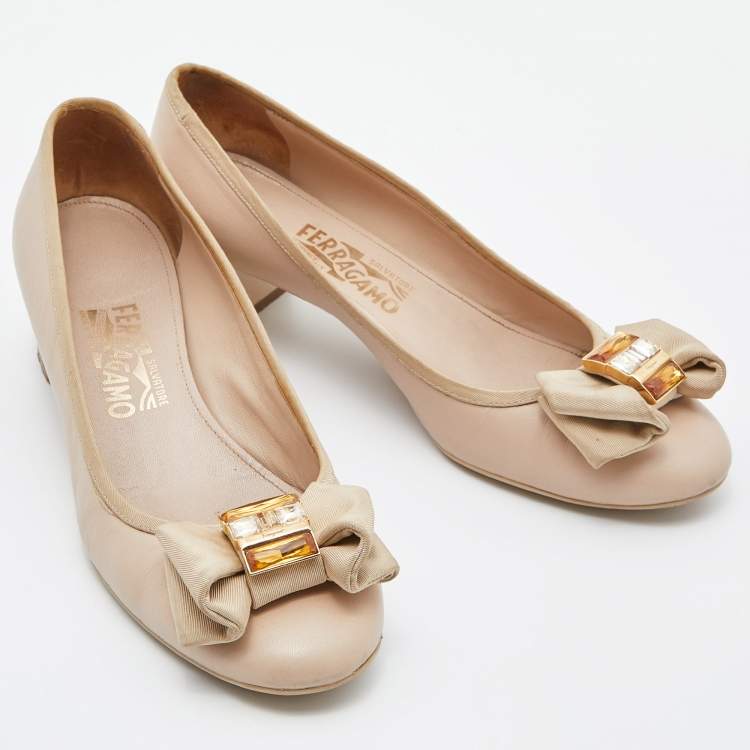 Pre Owned Salvatore Ferragamo Beige Leather Block Heel Pumps Size 38.5